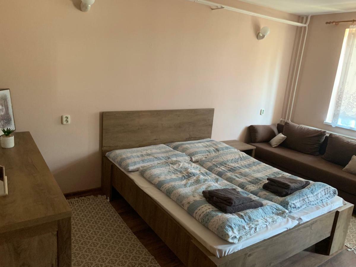 Apartmanovy Dom Magda Vrbov Exterior photo
