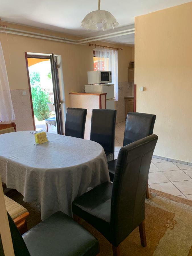 Apartmanovy Dom Magda Vrbov Exterior photo